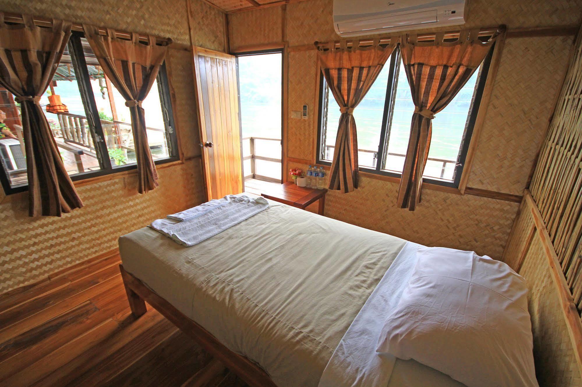 Saiyok Mantra Resort Ban Huai Maenam Noi Екстериор снимка